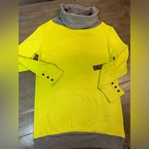 ⭐️Lime Green and Gray Casual Cowl Neck with Sleeve Buttons Pullover Top
